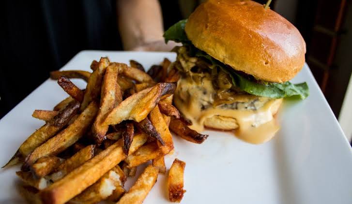 Underground Public House signature dishes Underground Burger
Steak & Frites
Pan Seared Salmon